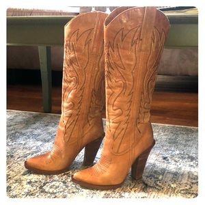 Rare “vintage” Jessica Simpson Alan boots